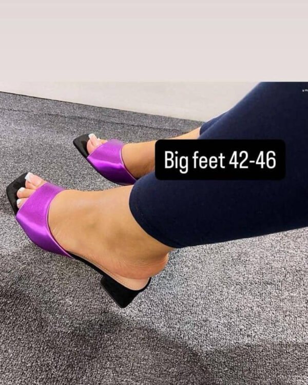 Women's Slippers for Big Feet