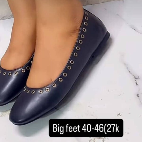 Women's Flat Shoes for Big Feet