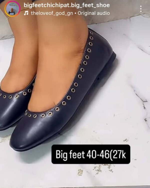 Women's Flat Shoes for Big Feet