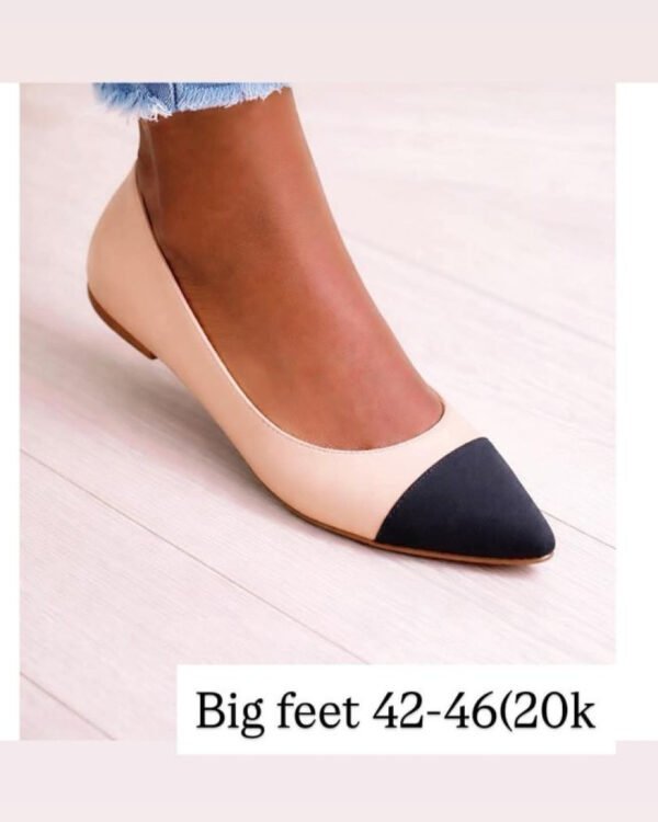 Women's Flat Shoes for Big Feet