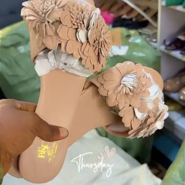 Women's Slippers for Big Feet