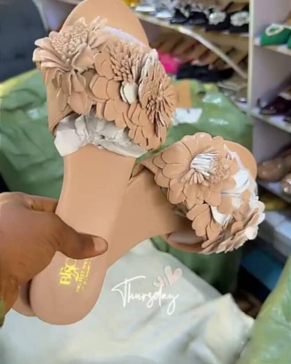 Women's Slippers for Big Feet