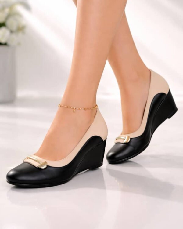 Women's Wedge Heels for Big Feet
